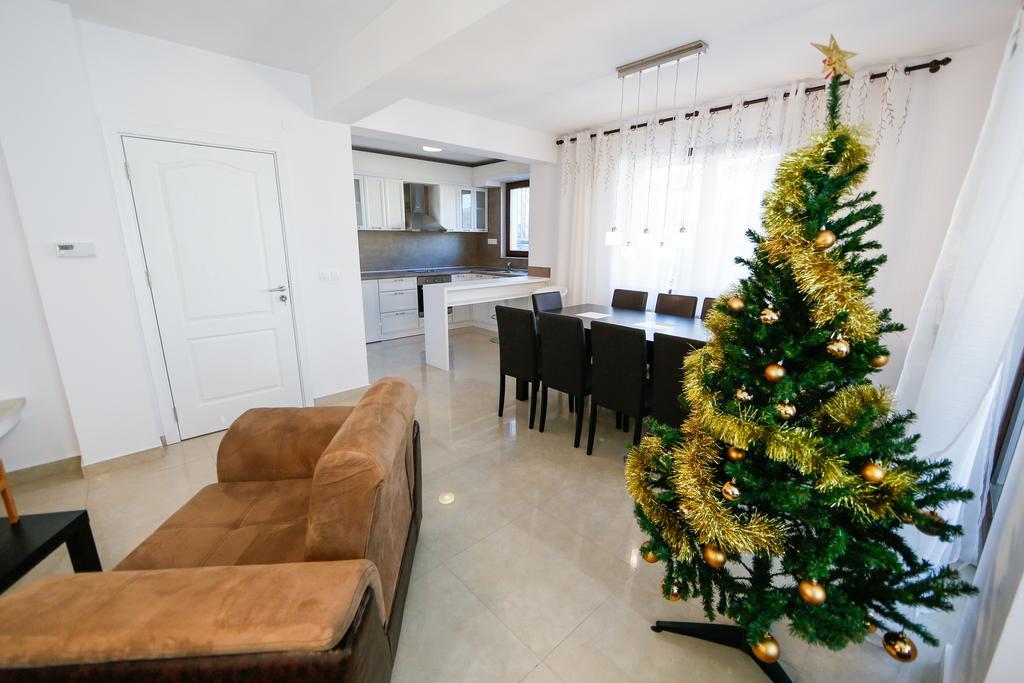 מלון אוגניאנובו Twin House מראה חיצוני תמונה